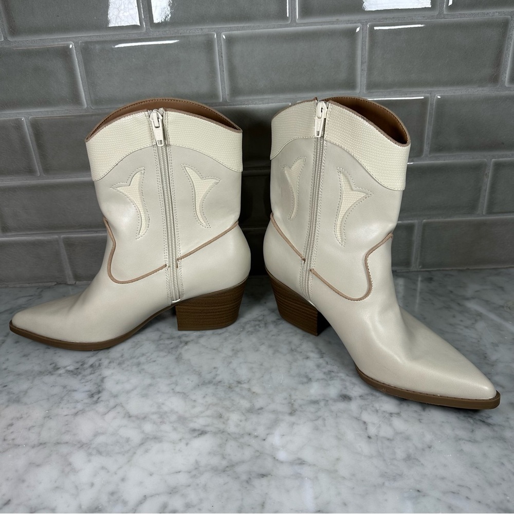 Universal Thread Cream, Off white and Brown Western Cowboy Boots Size 8
